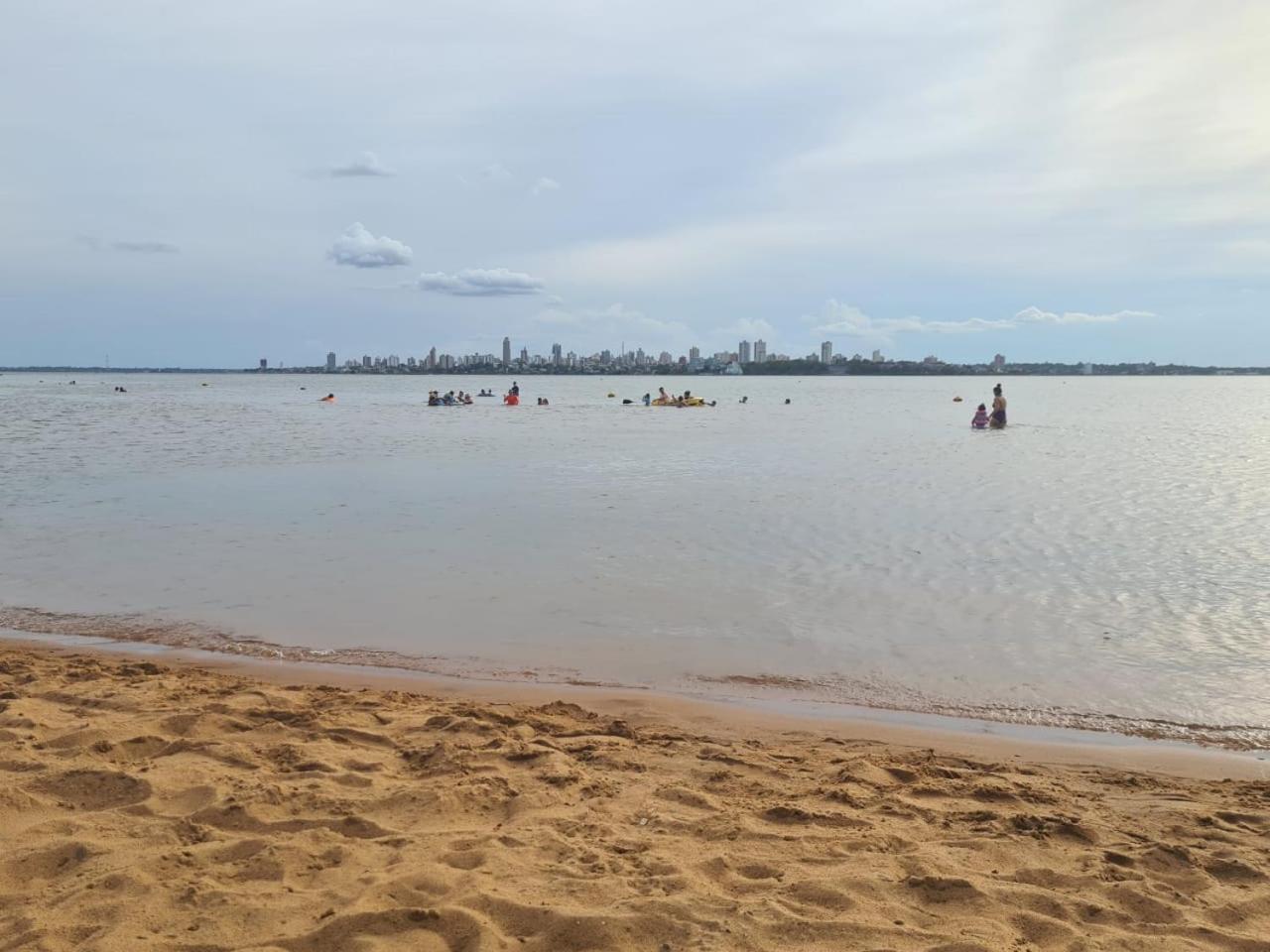 Costanera Encarnacion - Apartamento Entero Luaran gambar